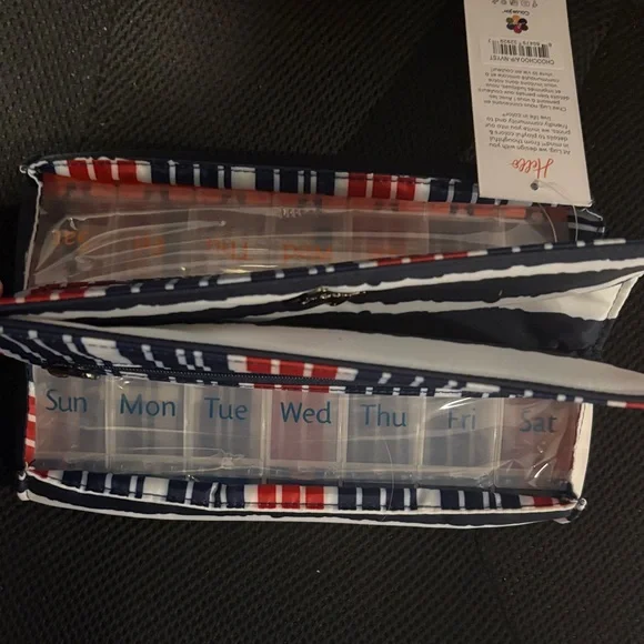 Lug Choo Choo Am/PM pill organizer in Striped Navy - Picture 5 of 5